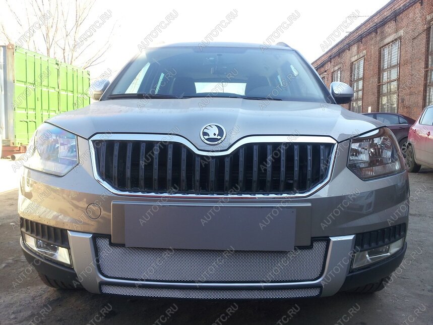 2 699 р. Защита радиатора (нижняя) (Outdoor) Стрелка11 Стандарт  Skoda Yeti (2013-2018) (хром)  с доставкой в г. Вологда