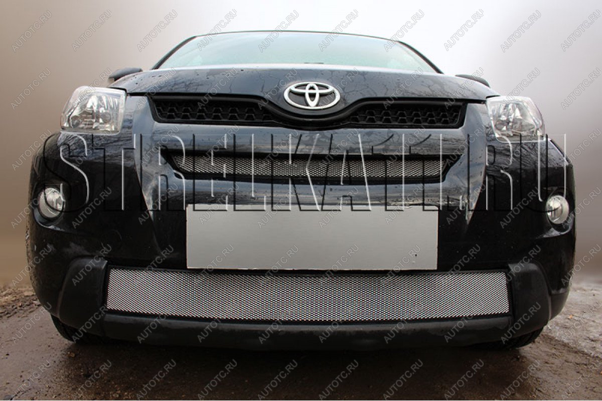 2 799 р. Защита радиатора (верх) Стрелка11 Стандарт  Toyota Urban Cruiser (2008-2016) 5 дв. (хром)  с доставкой в г. Вологда