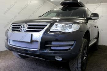 3 799 р. Защита радиатора (боковая 4 части) Стрелка11 Стандарт  Volkswagen Touareg  1 GP (2006-2010) рестайлинг (хром)  с доставкой в г. Вологда. Увеличить фотографию 2