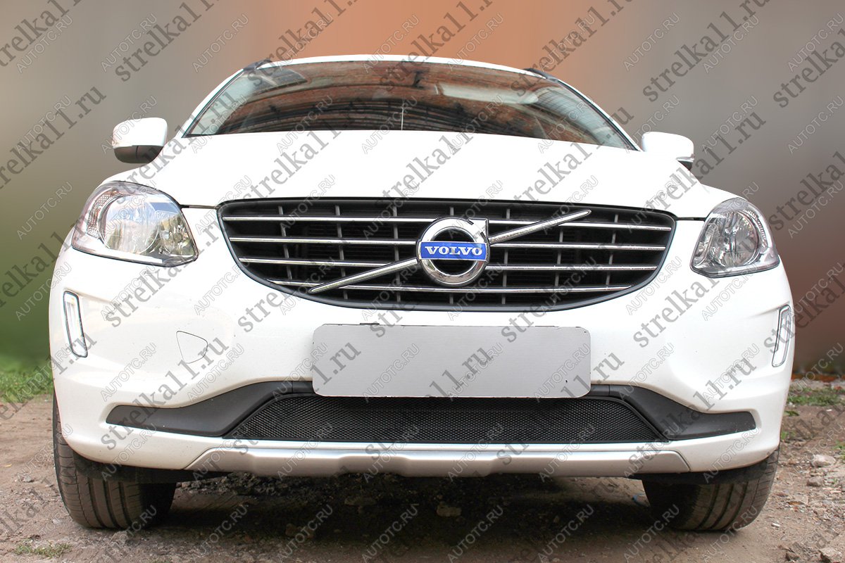 2 899 р. Защита радиатора Стрелка11 Стандарт Volvo XC60  рестайлинг (2013-2017) (черная)  с доставкой в г. Вологда