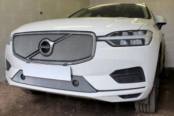 4 399 р. Защита радиатора (Inscription) (верх 2 части) Стрелка11 Стандарт  Volvo XC60 (2017-2022) (хром)  с доставкой в г. Вологда. Увеличить фотографию 2