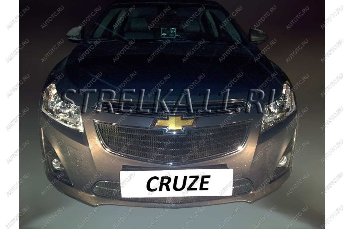 759 р. Зимняя заглушка решетки радиатора (верх) Стрелка11  Chevrolet Cruze ( J300,  J308,  J305) (2012-2015) седан рестайлинг, универсал рестайлинг, хэтчбек рестайлинг (черная)  с доставкой в г. Вологда
