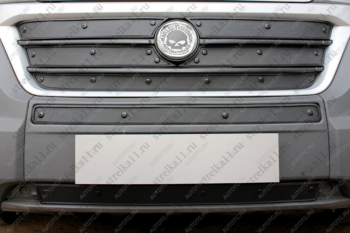 1 099 р. Зимняя заглушка решетки радиатора (верх 5 частей) Стрелка11  Fiat Ducato  290 (2014-2025) (черная)  с доставкой в г. Вологда