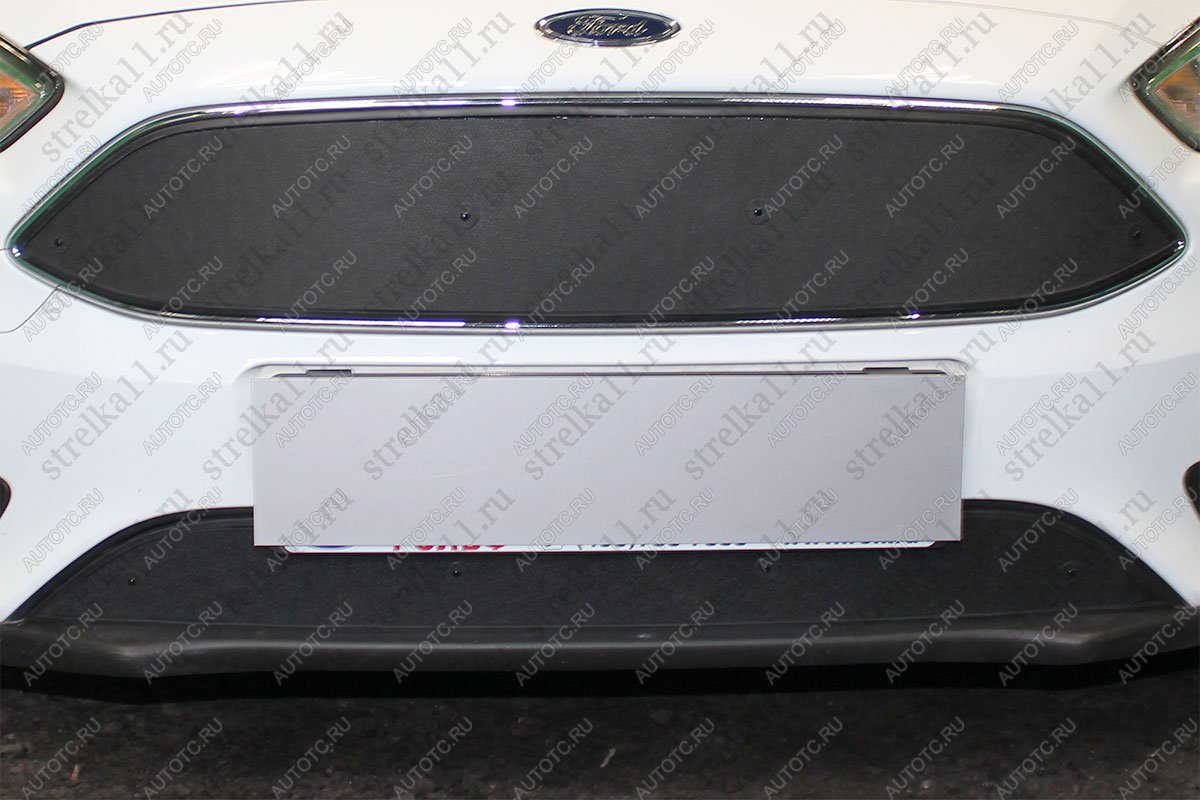 759 р. Зимняя заглушка решетки радиатора (низ) (с датчиком ACC) Стрелка11  Ford Focus  3 (2014-2019) седан рестайлинг, универсал рестайлинг, хэтчбэк рестайлинг (черная)  с доставкой в г. Вологда