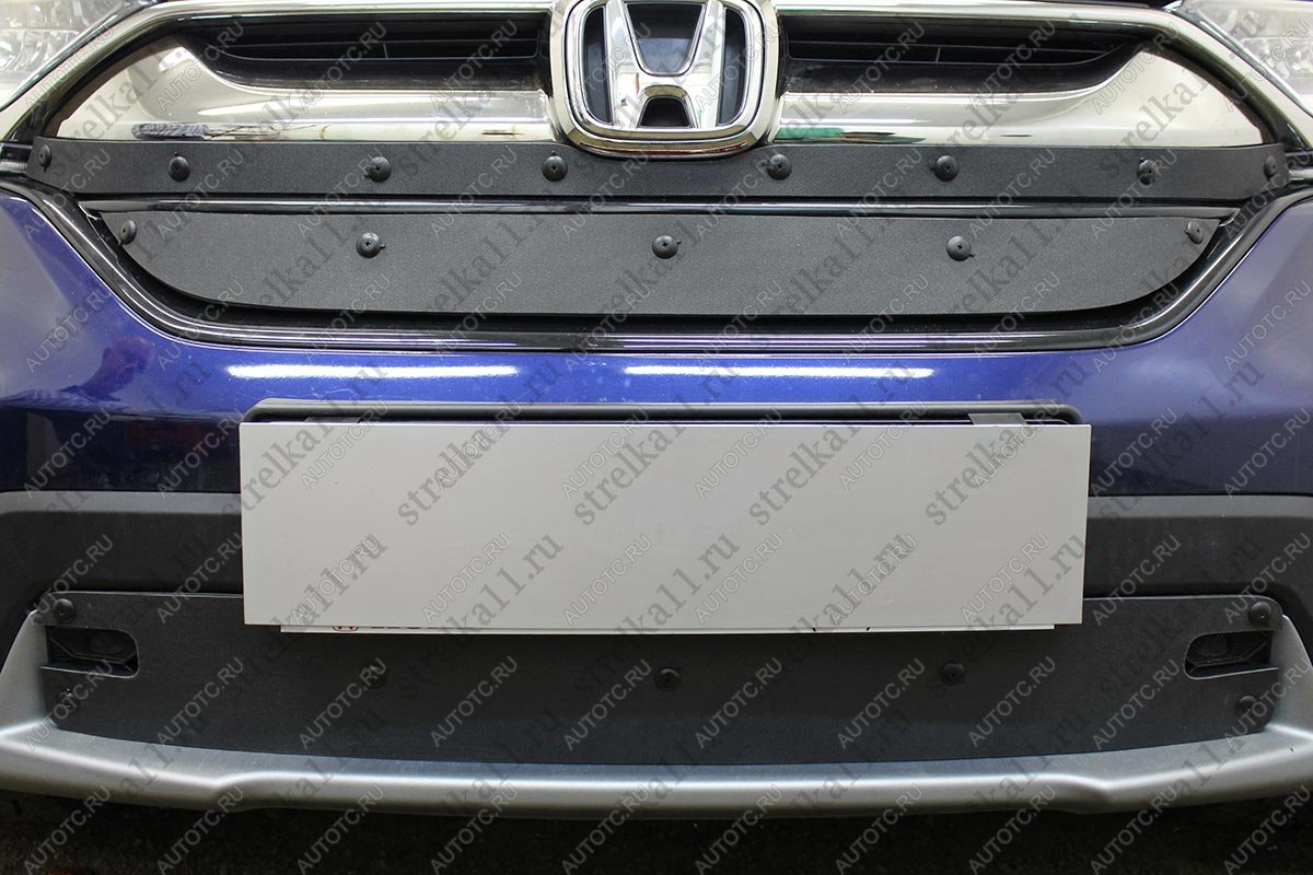 759 р. Зимняя заглушка решетки радиатора (низ с парктроником) Стрелка11  Honda CR-V  RW,RT (2016-2020) дорестайлинг (черная)  с доставкой в г. Вологда