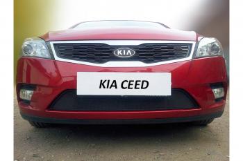 759 р. Зимняя заглушка решетки радиатора Стрелка11 KIA Ceed 1 ED рестайлинг, хэтчбэк 5 дв. (2010-2012) (черная)  с доставкой в г. Вологда. Увеличить фотографию 2