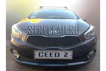 759 р. Зимняя заглушка решетки радиатора (верх) Стрелка11  KIA Ceed  2 JD (2012-2016) дорестайлинг универсал, дорестайлинг, хэтчбэк (черная)  с доставкой в г. Вологда. Увеличить фотографию 2