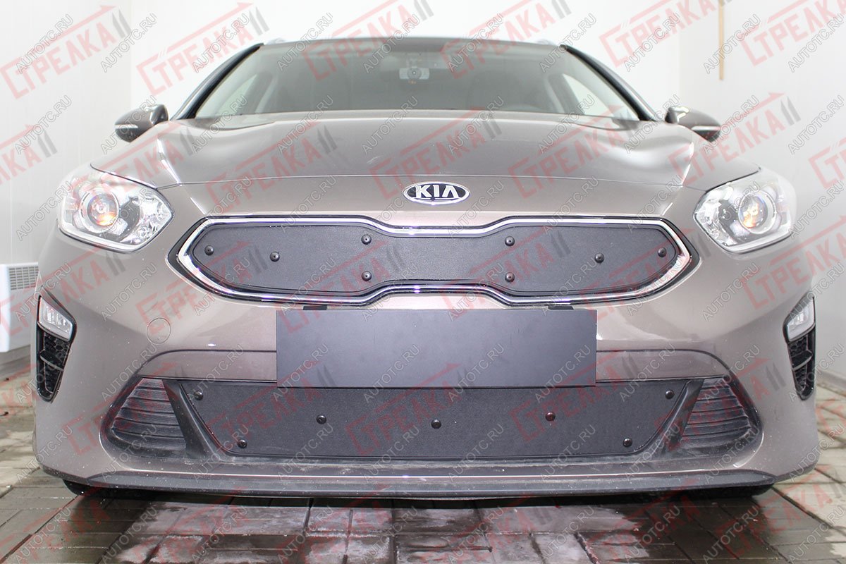 759 р. Зимняя заглушка решетки радиатора (верх) Стрелка11  KIA Ceed  3 CD (2018-2025) универсал, хэтчбэк (черная)  с доставкой в г. Вологда