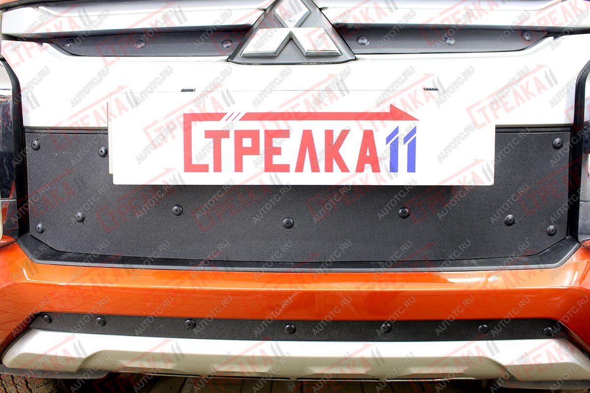 759 р. Зимняя заглушка решетки радиатора (середина) Стрелка11 Mitsubishi L200 5 KK,KL рестайлинг (2018-2022) (черная)  с доставкой в г. Вологда