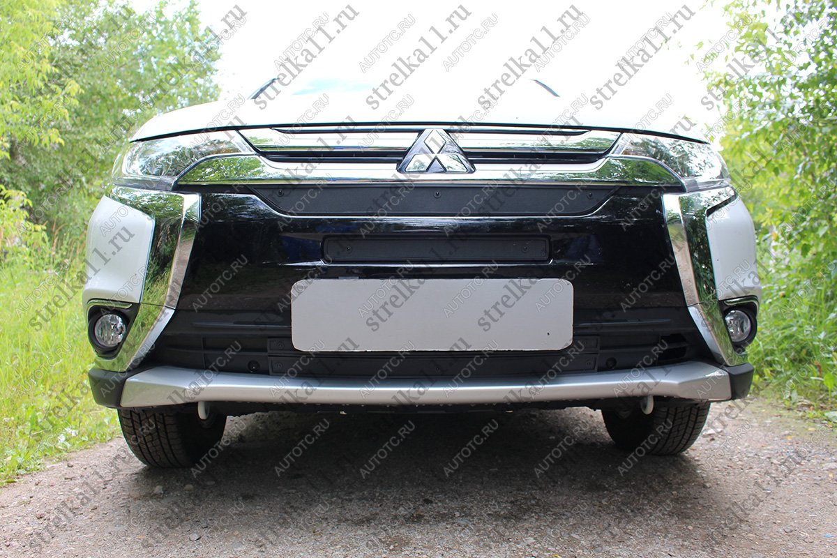 759 р. Зимняя заглушка решетки радиатора (низ, 2 части) Стрелка11 Mitsubishi Outlander GF 2-ой рестайлинг (2015-2018) (черная)  с доставкой в г. Вологда