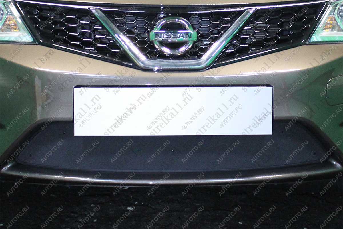 759 р. Зимняя заглушка решетки радиатора Стрелка11 Nissan Tiida 2 хэтчбек C13 дорестайлинг (2015-2016) (черная)  с доставкой в г. Вологда