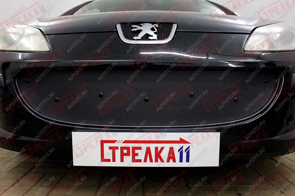759 р. Зимняя заглушка решетки радиатора (низ) Стрелка11  Peugeot 407 ( седан,  универсал) (2004-2011) (черная)  с доставкой в г. Вологда