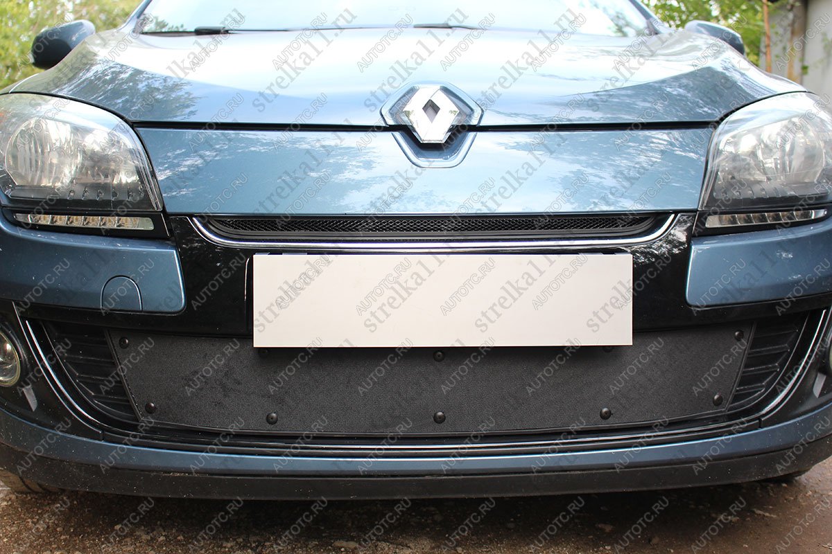 759 р. Зимняя заглушка решетки радиатора (верх) Стрелка11  Renault Megane  купе 3 дв. (2014-2016) 2-ой рестайлинг (черная)  с доставкой в г. Вологда