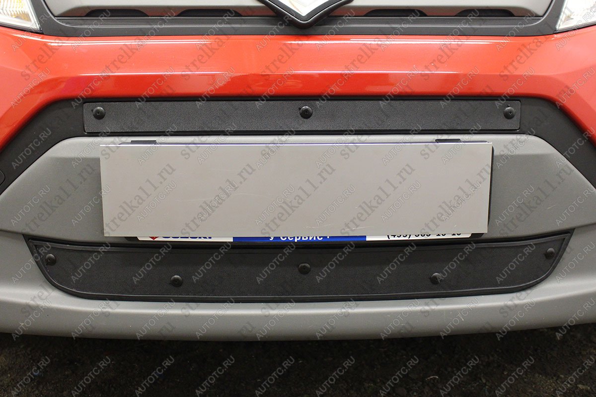 1 099 р. Зимняя заглушка решетки радиатора (2 части) Стрелка11  Suzuki Vitara  LY (2015-2019) дорестайлинг (черная)  с доставкой в г. Вологда