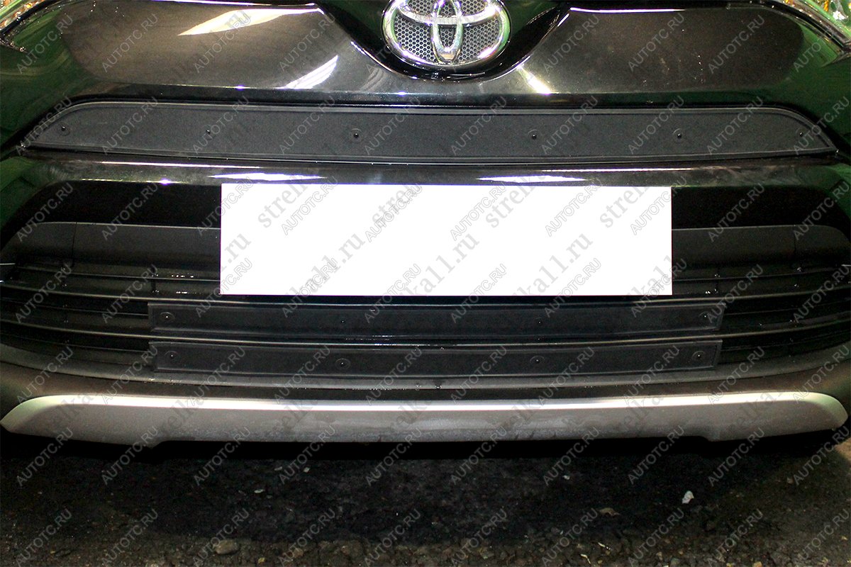 759 р. Зимняя заглушка решетки радиатора (верх) Стрелка11 Toyota RAV4 XA40 5 дв. рестайлинг (2015-2019) (черная)  с доставкой в г. Вологда