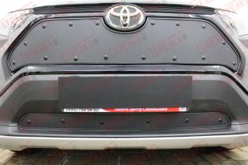 Зимняя заглушка решетки радиатора (верх) Стрелка11 Toyota RAV4  XA50 (2018-2025) 5 дв. дорестайлинг (черная)