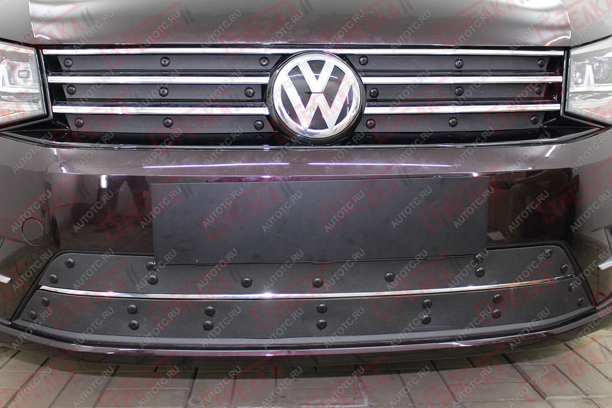 1 099 р. Зимняя заглушка решетки радиатора (низ 2 части) Стрелка11 Volkswagen Caddy 2K рестайлинг (2015-2020) (черная)  с доставкой в г. Вологда