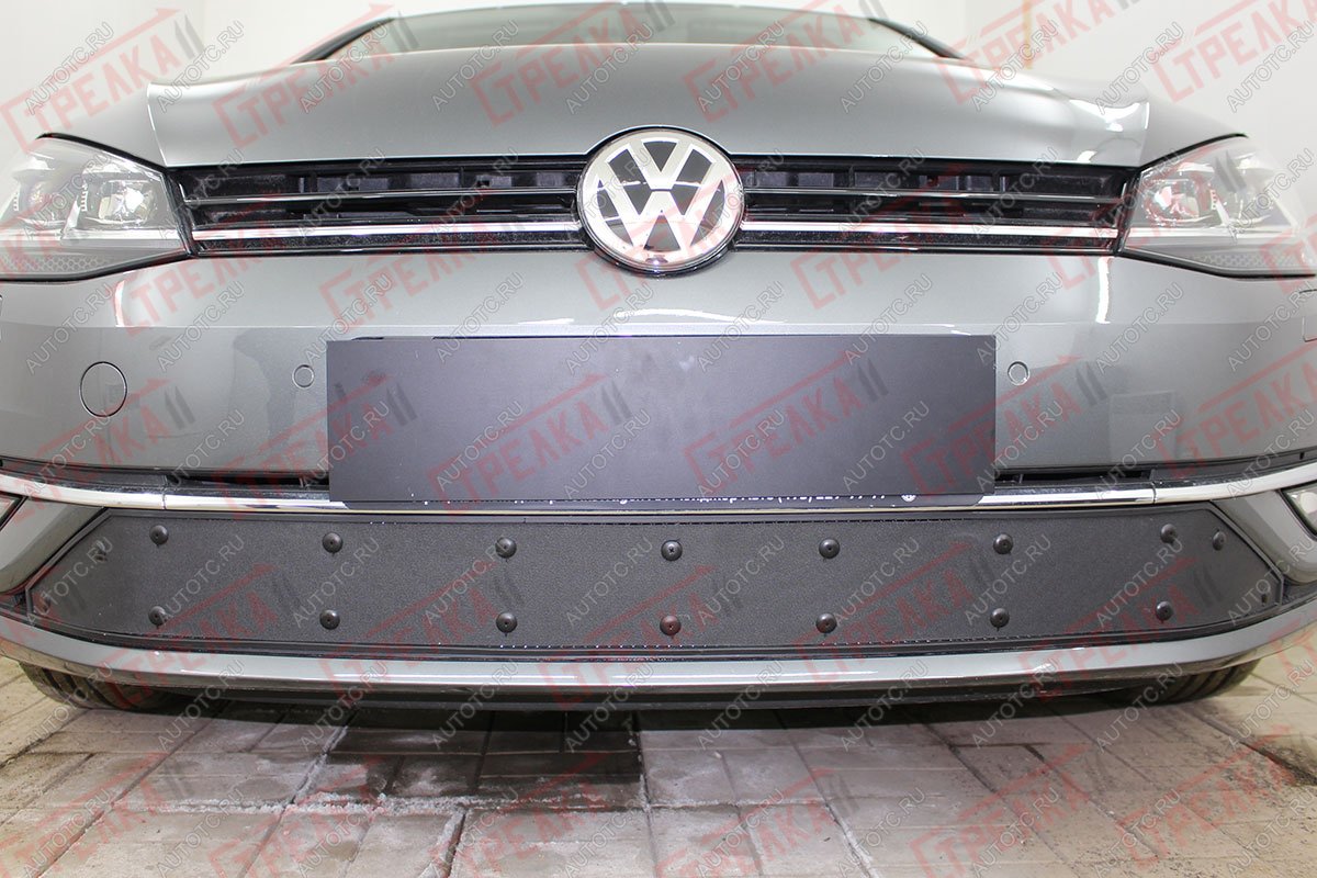 759 р. Зимняя заглушка решетки радиатора Стрелка11 Volkswagen Golf 7 рестайлинг, хэтчбэк 5 дв. (2017-2020) (черная)  с доставкой в г. Вологда