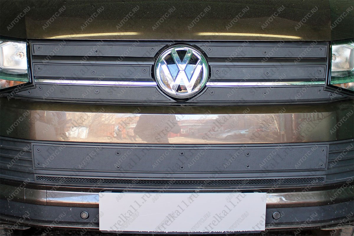 759 р. Зимняя заглушка решетки радиатора (низ) (TrendLine) Стрелка11 Volkswagen Multivan T6 дорестайлинг (2016-2019) (черная)  с доставкой в г. Вологда