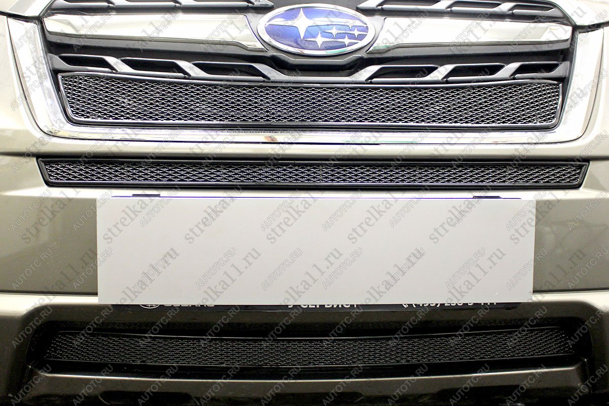 3 899 р. Защита радиатора(верх) Стрелка11 PREMIUM  Subaru Forester  SJ (2016-2019) рестайлинг (черная)  с доставкой в г. Вологда