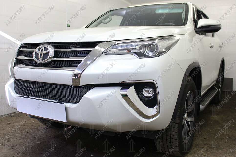 3 899 р. Защита радиатора (верх) (Black Onyx) Стрелка11 PREMIUM  Toyota Fortuner  AN160 (2020-2025) рестайлинг (черная)  с доставкой в г. Вологда
