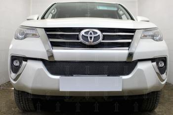 3 899 р. Защита радиатора (верх) (Black Onyx) Стрелка11 PREMIUM  Toyota Fortuner  AN160 (2020-2025) рестайлинг (черная)  с доставкой в г. Вологда. Увеличить фотографию 2