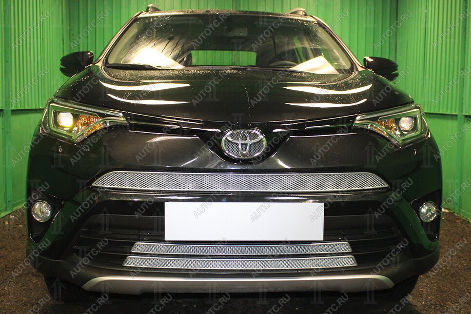 4 199 р. Защита радиатора (верх) Стрелка11 PREMIUM  Toyota RAV4  XA40 (2015-2019) 5 дв. рестайлинг (хром)  с доставкой в г. Вологда