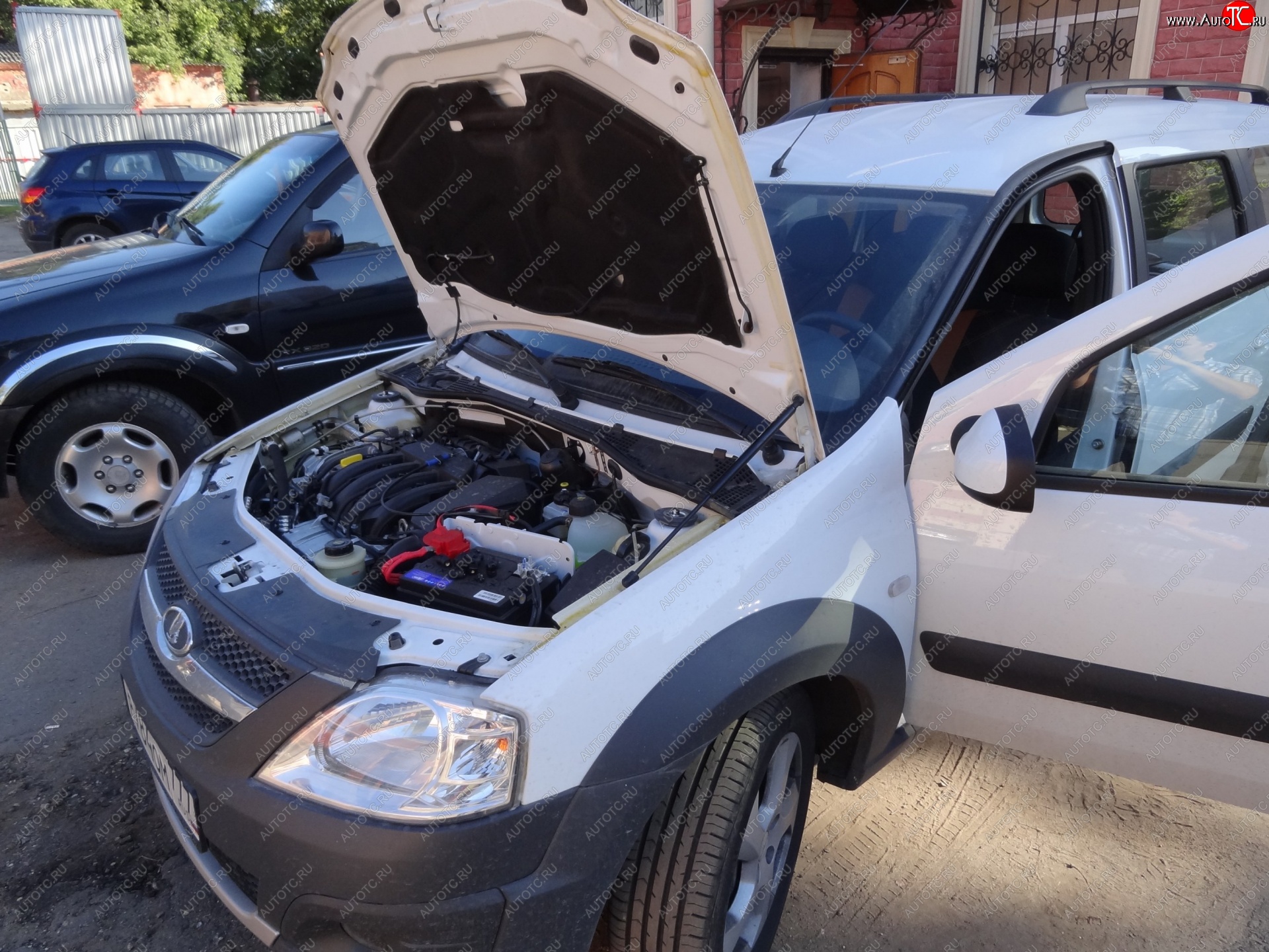 949 р. Упоры капота Russtal Renault Logan 1 дорестайлинг (2004-2010) (1 штука)  с доставкой в г. Вологда