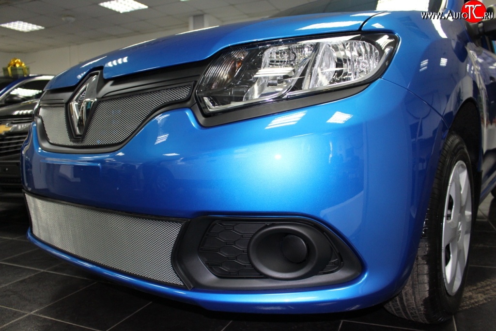 1 539 р. Нижняя сетка на бампер Russtal (хром) Renault Sandero (B8) дорестайлинг (2014-2018)  с доставкой в г. Вологда