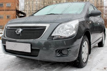 Защитная сетка радиатора в бампер (ячейка 3х7 мм) Стрелка 11 Стандарт Chevrolet Cobalt (2016-2019), Ravon R4 (2016-2020) (черная)