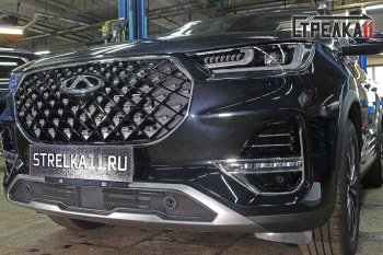 Защитная сетка радиатора в бампер (ячейка 3х7 мм, с парктроником) Стрелка 11 Стандарт Chery Tiggo 8 PRO (2021-2025) (черная)
