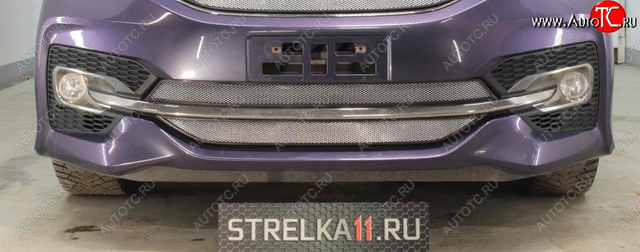 4 199 р. Защитная сетка радиатора в бампер (ячейка 3х7 мм, 2 части) Стрелка11 Стандарт  Honda StepWagon  5 RP1,RP2, RP3, RP4 (2015-2017) минивэн дорестайлинг (хром)  с доставкой в г. Вологда