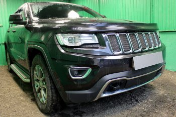 11 699 р. Защитная сетка в решетку радиатора (ячейка 4х10 мм, 7 частей, Overland, SRT8) Стрелка11 Премиум Jeep Grand Cherokee WK2 1-ый рестайлинг (2013-2018) (черная)  с доставкой в г. Вологда. Увеличить фотографию 2