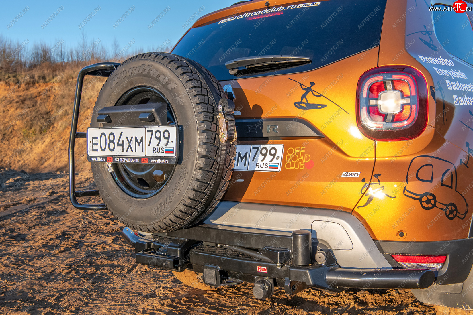 78 329 р. Бампер силовой задний РИФ Renault Duster HS рестайлинг (2015-2021) (С квадратом под фаркоп, калиткой и подсветкой номера)  с доставкой в г. Вологда
