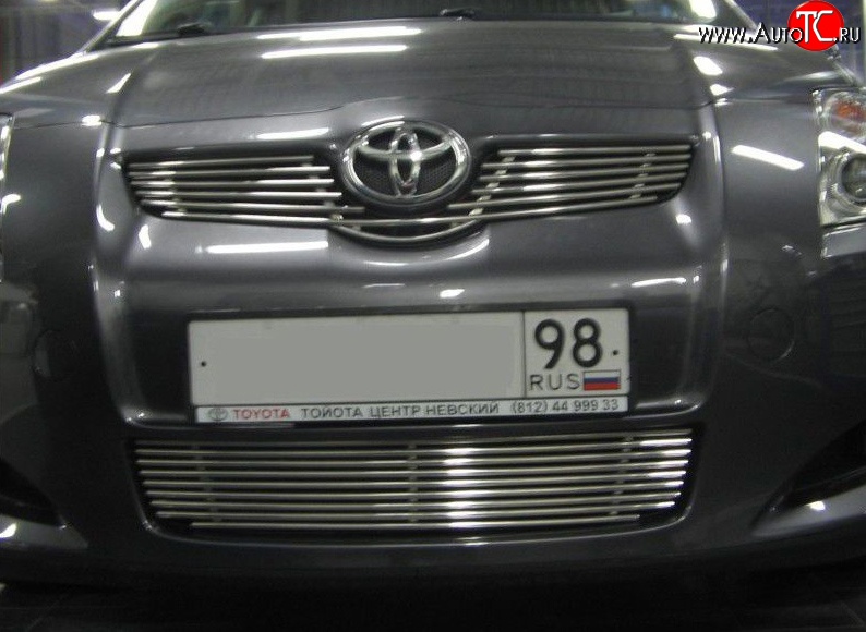 5 899 р. Декоративная вставка решетки радиатора Berkut Toyota Auris E150 хэтчбэк 5 дв. дорестайлинг (2006-2010)  с доставкой в г. Вологда