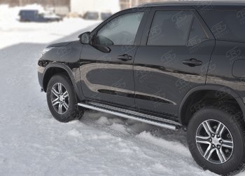 20 799 р. Защита порогов Russtal труба 120х60 овал с проступью Toyota Fortuner AN160 рестайлинг (2020-2025)  с доставкой в г. Вологда. Увеличить фотографию 3