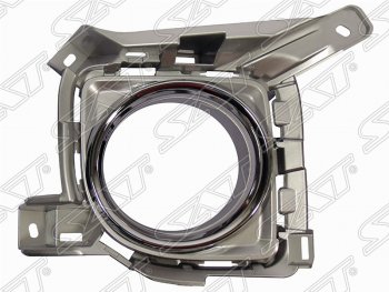 Правая рамка противотуманной фары SAT Toyota Land Cruiser  200 (2012-2015) 1-ый рестайлинг