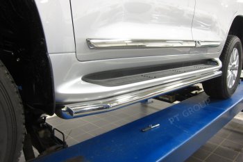 22 749 р. Защита порогов Petroil Tuning d63 Toyota Land Cruiser 200 2-ой рестайлинг (2015-2021) (Нержавеющая полированная сталь)  с доставкой в г. Вологда. Увеличить фотографию 3