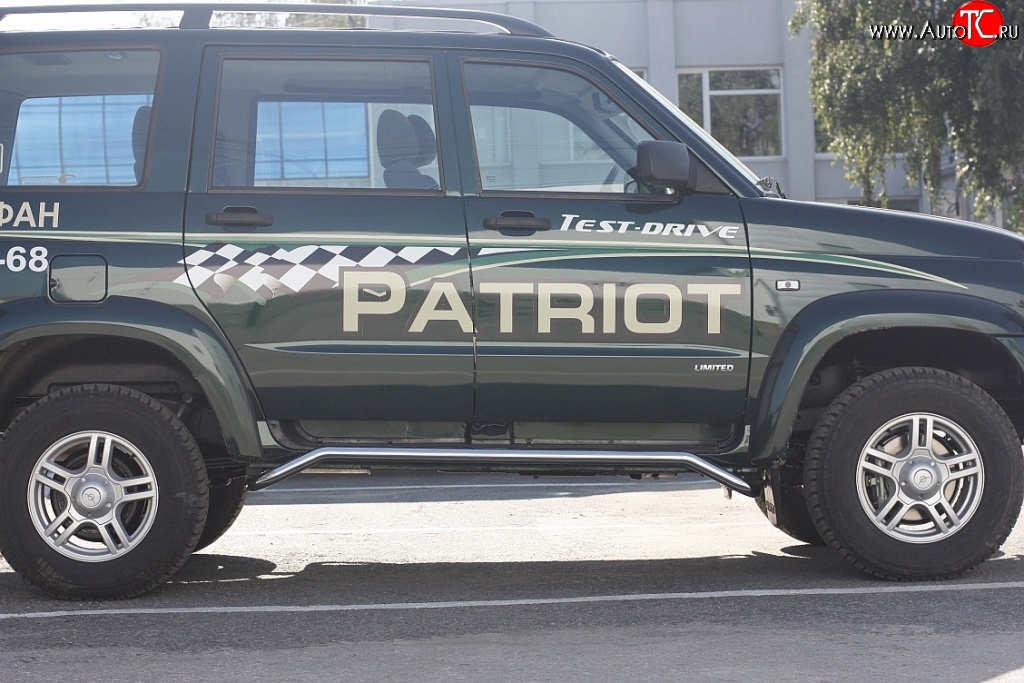 8 499 р. Защита порогов из круглой трубы диаметром 51 мм Petroil Tuning Уаз Патриот 3163 5 дв. дорестайлинг (2005-2013)  с доставкой в г. Вологда