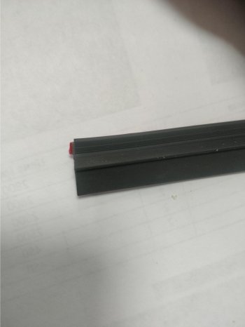 287 р. Универсальный уплотнитель FlexLine (на самоклеящейся основе, лепесток 9 mm, 1 погонный метр) Honda Pilot YF1 дорестайлинг (2002-2005)  с доставкой в г. Вологда. Увеличить фотографию 4