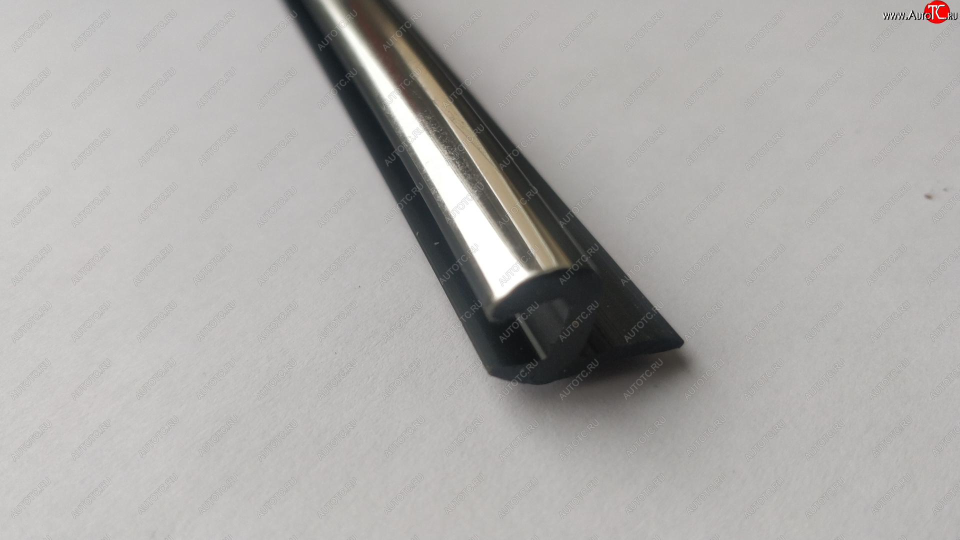 109 р. Универсальный уплотнитель FlexLine (жесткий 8 mm U-LIP, хромированная полоса, 1 погонный метр) INFINITI G35 V35 седан (2002-2007)  с доставкой в г. Вологда
