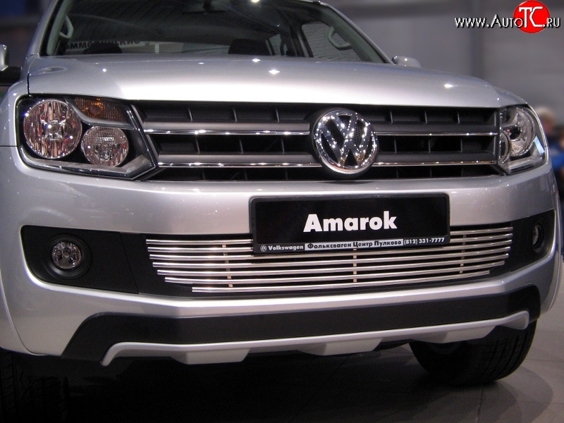 8 399 р. Декоративная вставка воздухозаборника Berkut Volkswagen Amarok дорестайлинг (2009-2016)  с доставкой в г. Вологда
