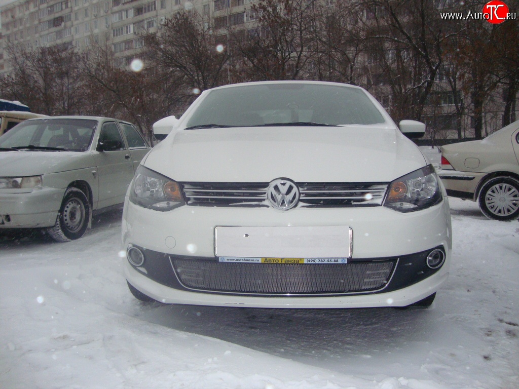 2 189 р. Сетка на бампер Russtal (хром) Volkswagen Polo 5 седан дорестайлинг (2009-2015)  с доставкой в г. Вологда