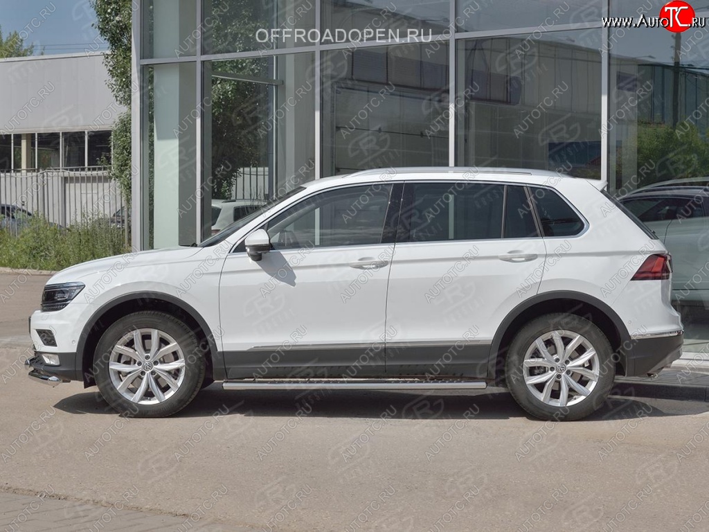 19 399 р. Пороги труба 120х60 овал с проступью Russtal Volkswagen Tiguan Mk2 дорестайлинг (2016-2020)  с доставкой в г. Вологда