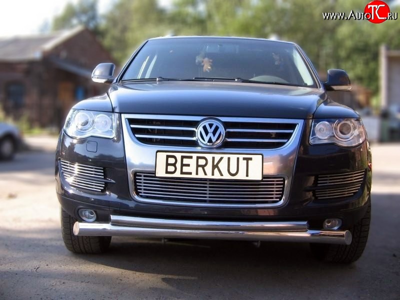 10 799 р. Декоративная вставка воздухозаборника Berkut Volkswagen Touareg 1 GP рестайлинг (2006-2010)  с доставкой в г. Вологда