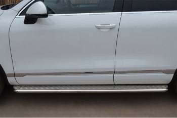Широкая защита порогов с трубой d42 мм SLITKOFF v2 Volkswagen Touareg 2 NF дорестайлинг (2010-2014)