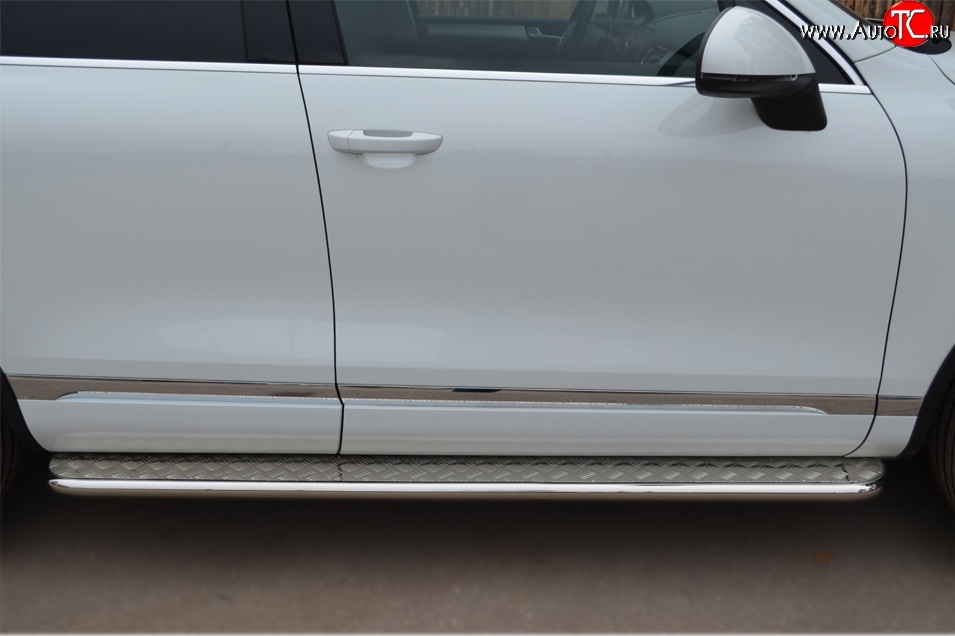 24 649 р. Широкая защита порогов SLITKOFF Volkswagen Touareg 2 NF дорестайлинг (2010-2014)  с доставкой в г. Вологда